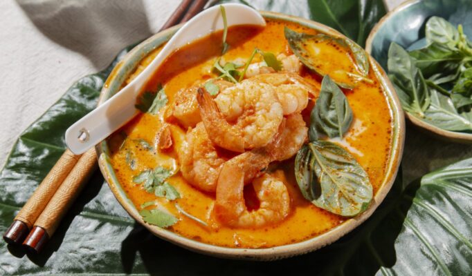 delicioso-prato-de-camarao-de-angulo-alto